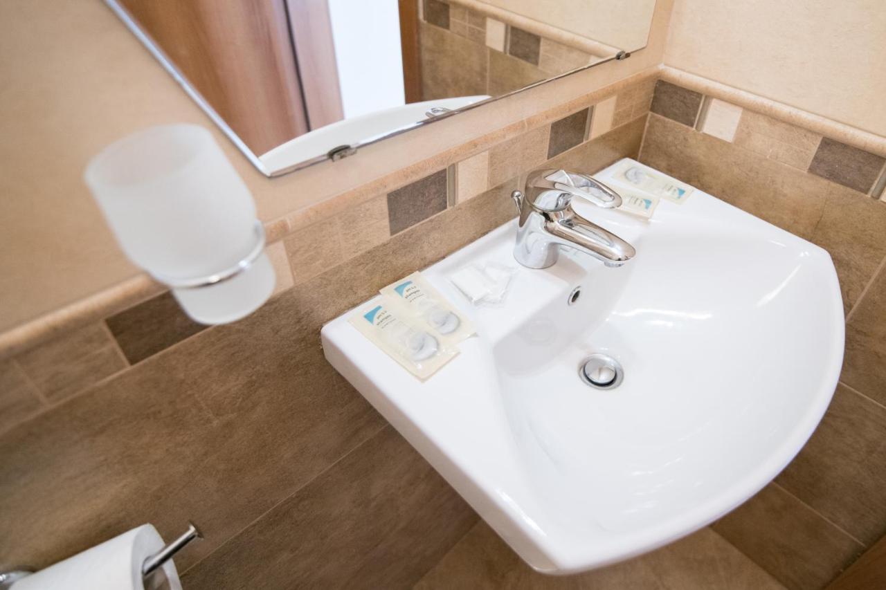 Тропикана Otel Primorsko Dış mekan fotoğraf