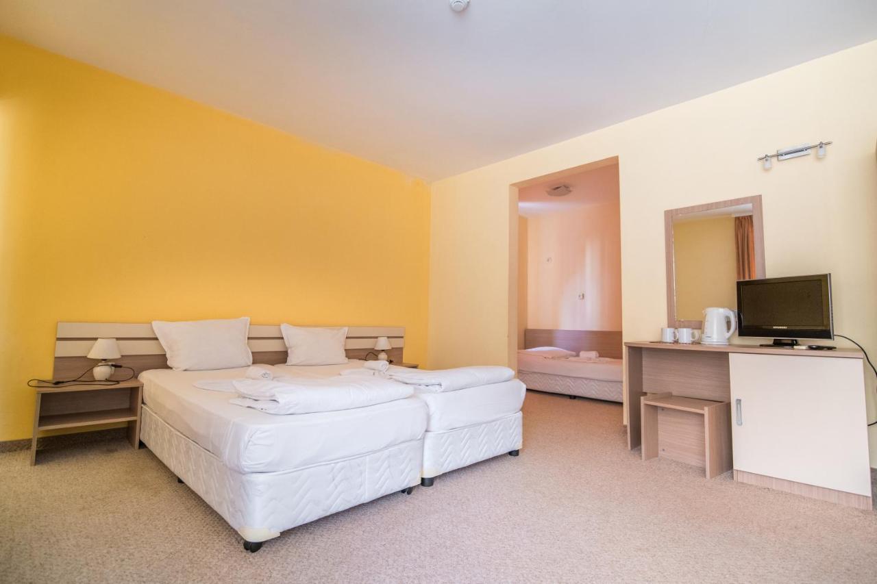 Тропикана Otel Primorsko Dış mekan fotoğraf