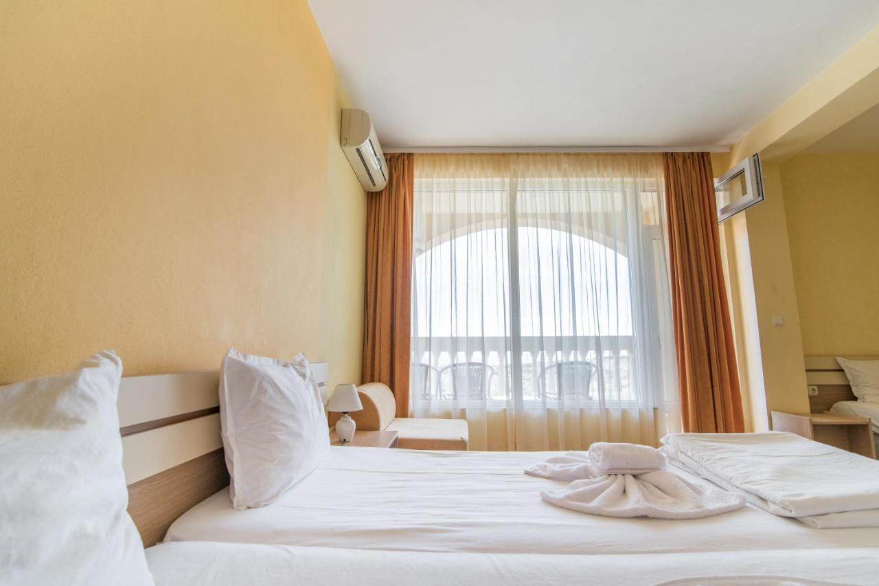 Тропикана Otel Primorsko Dış mekan fotoğraf
