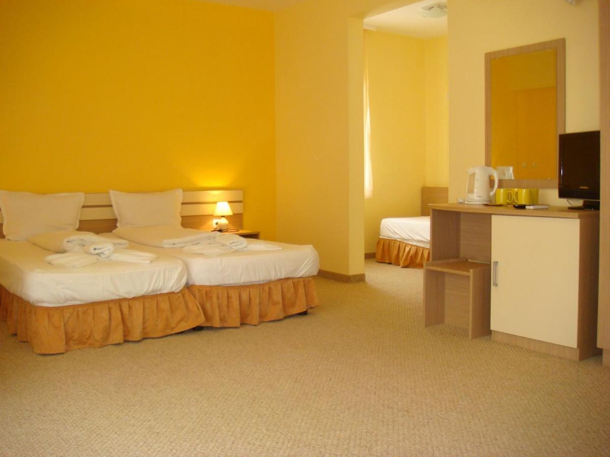 Тропикана Otel Primorsko Dış mekan fotoğraf
