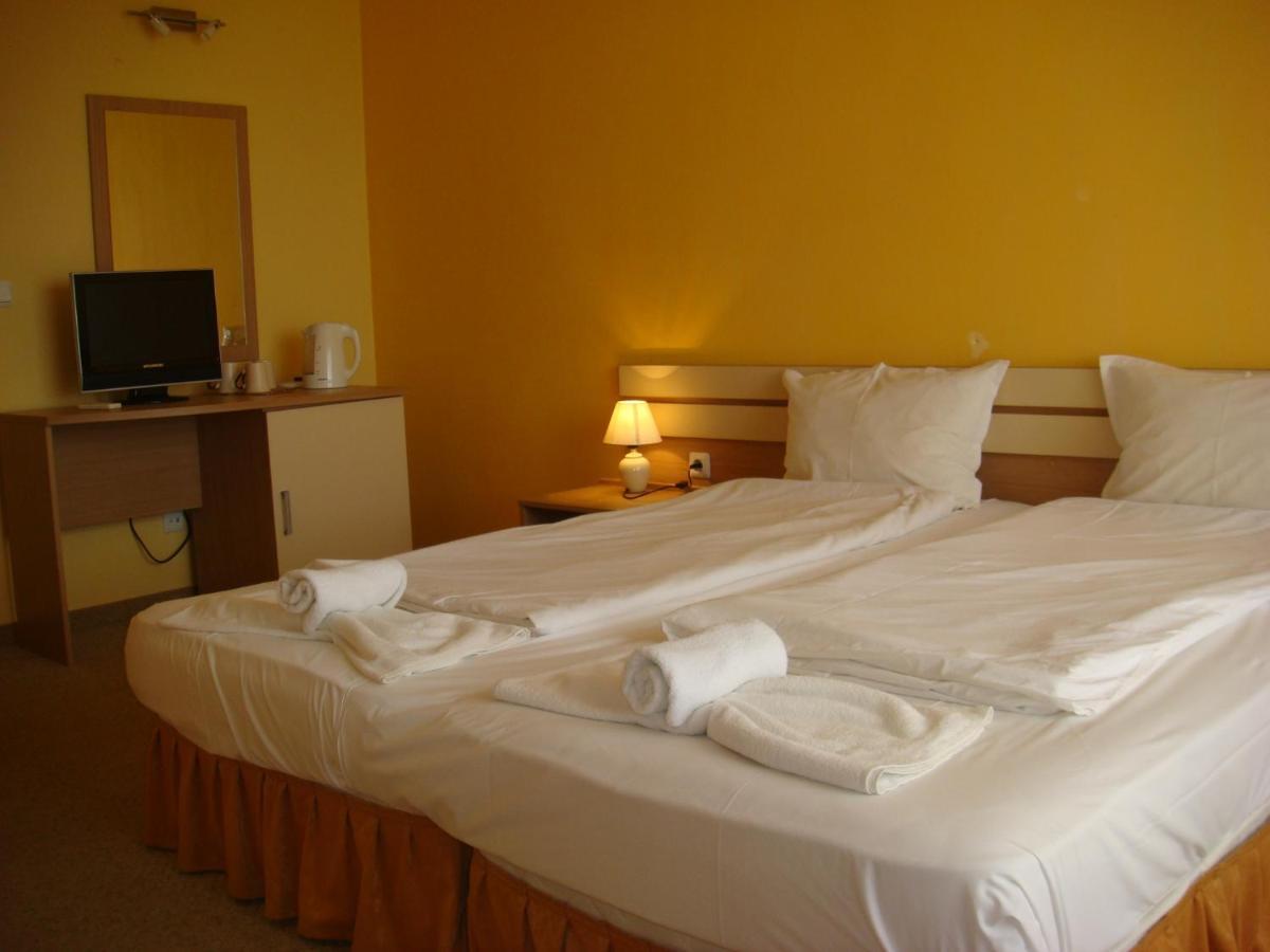 Тропикана Otel Primorsko Dış mekan fotoğraf